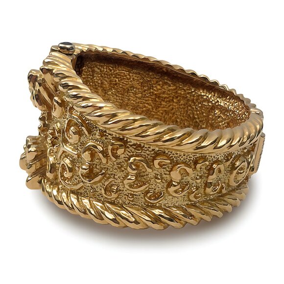 18K Gold Diamond & Ruby Handcrafted Bangle Limited Edition - Picture 4 of 16